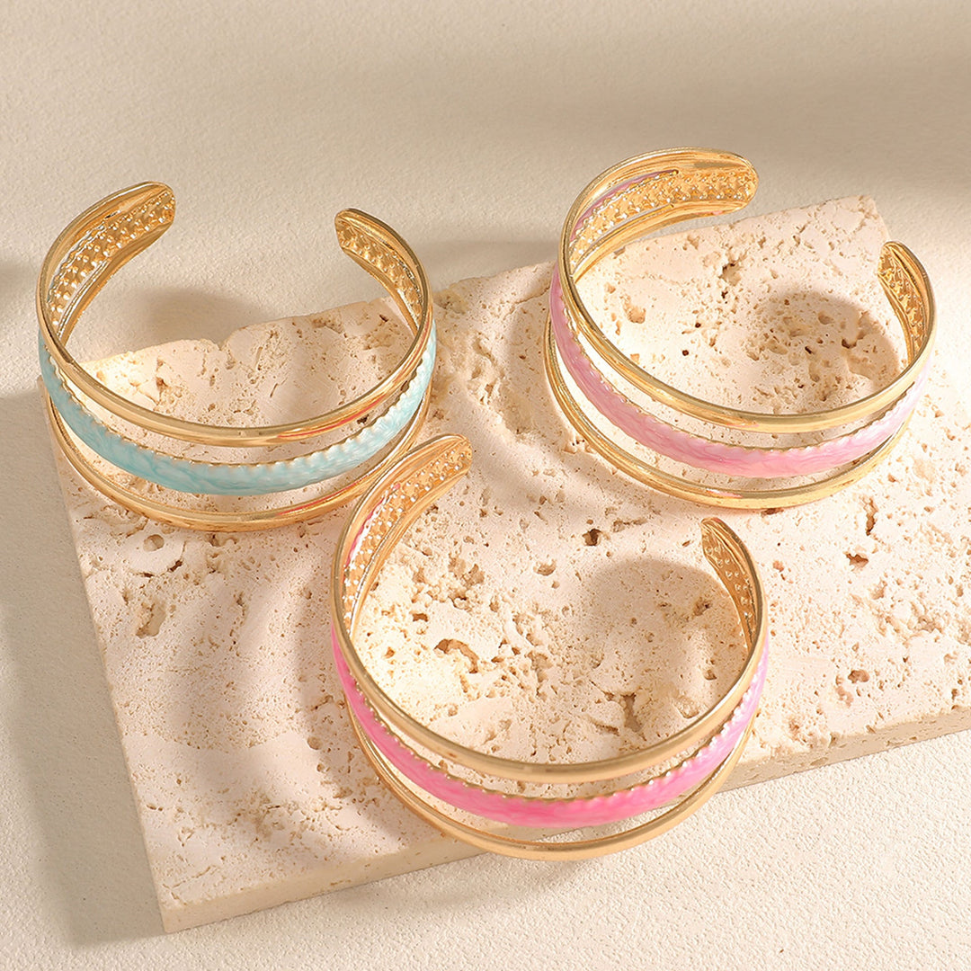Women Open Bangle with Artistic Relief Design Tom Cottons