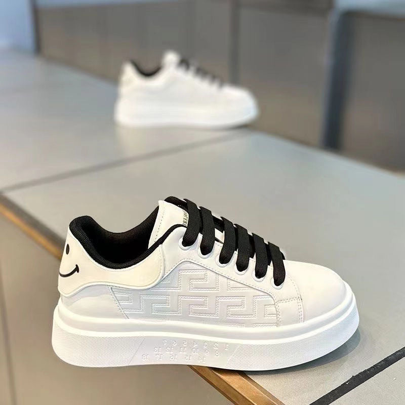 Women Fashion Sneakers with highly cushioning sole and stylish applications