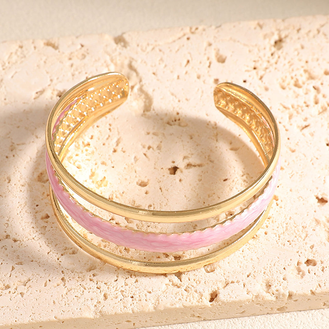 Women Open Bangle with Artistic Relief Design Tom Cottons