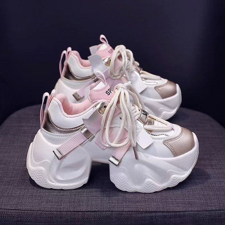 Women's sporty sneakers with innovative cushioning system and futuristic design