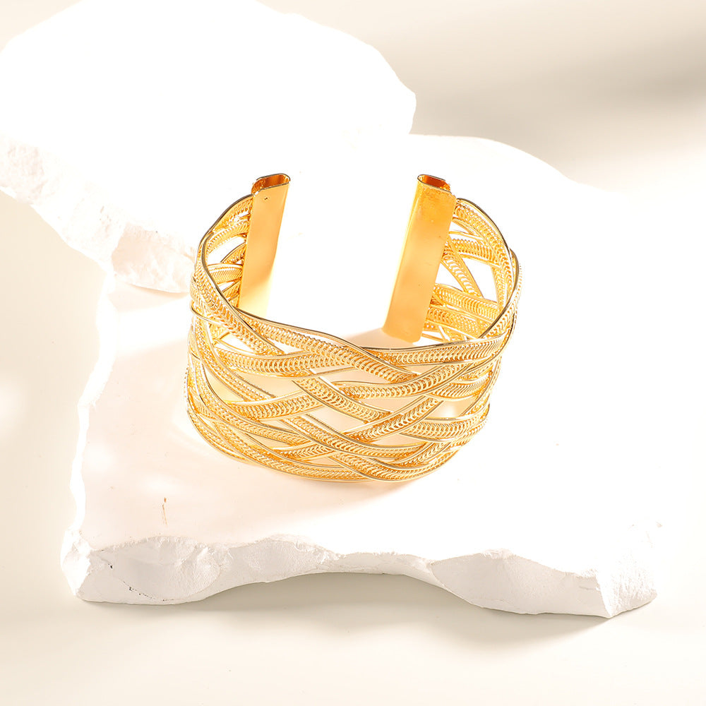Women Open Bangle with Artistic Relief Design Tom Cottons