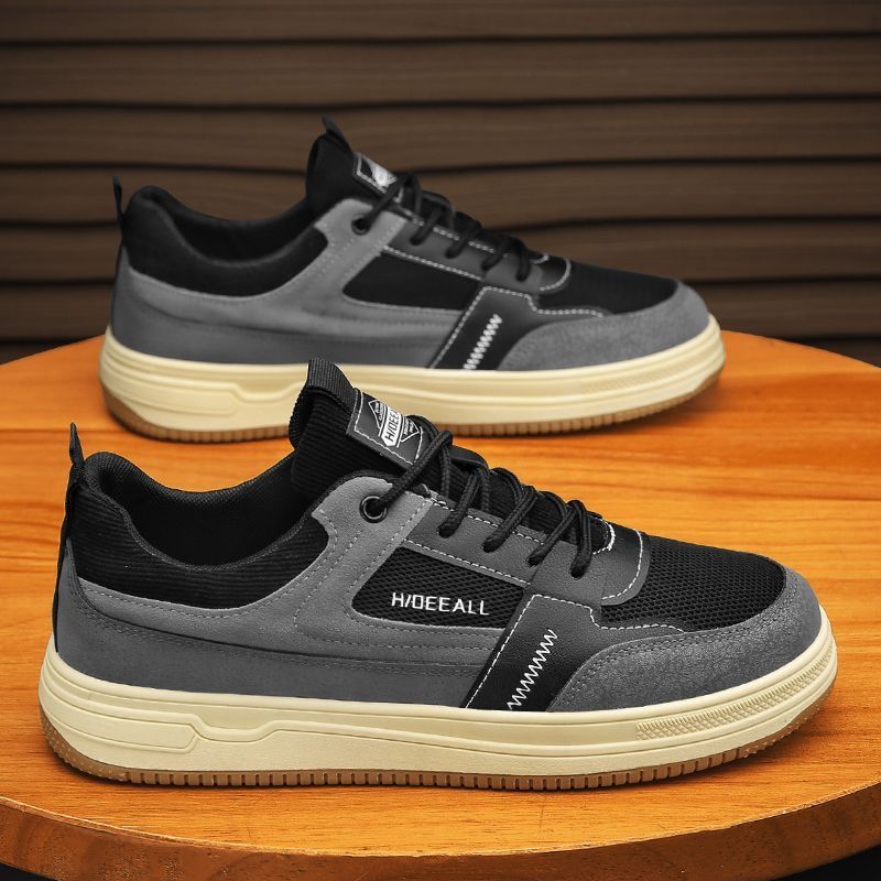 Women's sports shoes with breathable mesh upper and non-slip sole