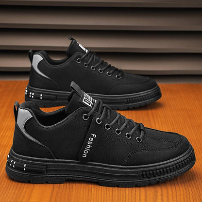 Fashionable women's sports shoes with comfortable insole and sporty design