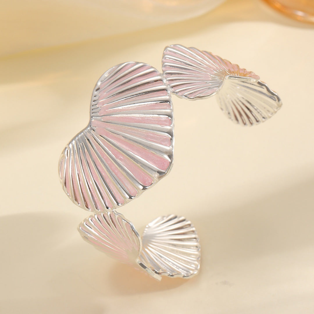 Women's bracelet with artistic shell motif Tom Cottons