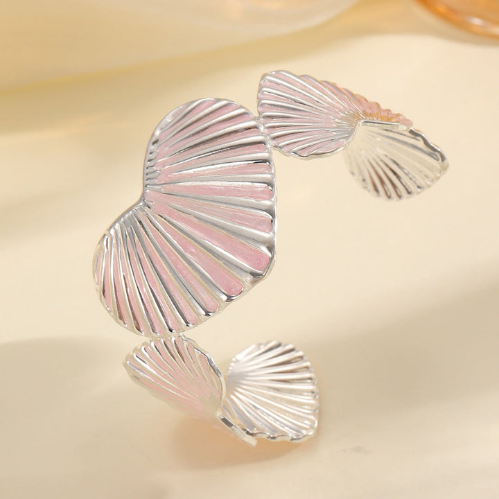 Women's bracelet with artistic shell motif Tom Cottons