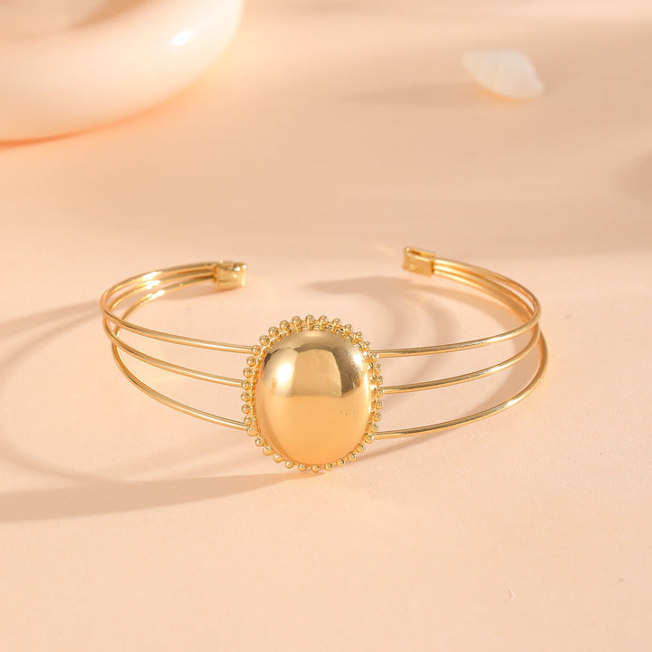 Women's bracelet with intricate bow design Tom Cottons