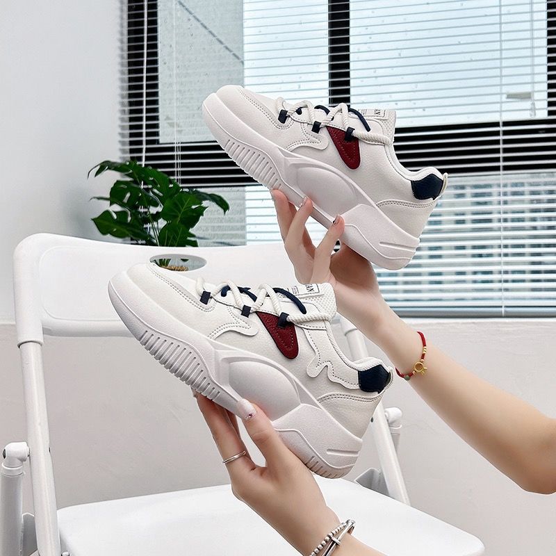 Women's Sporty Sneakers