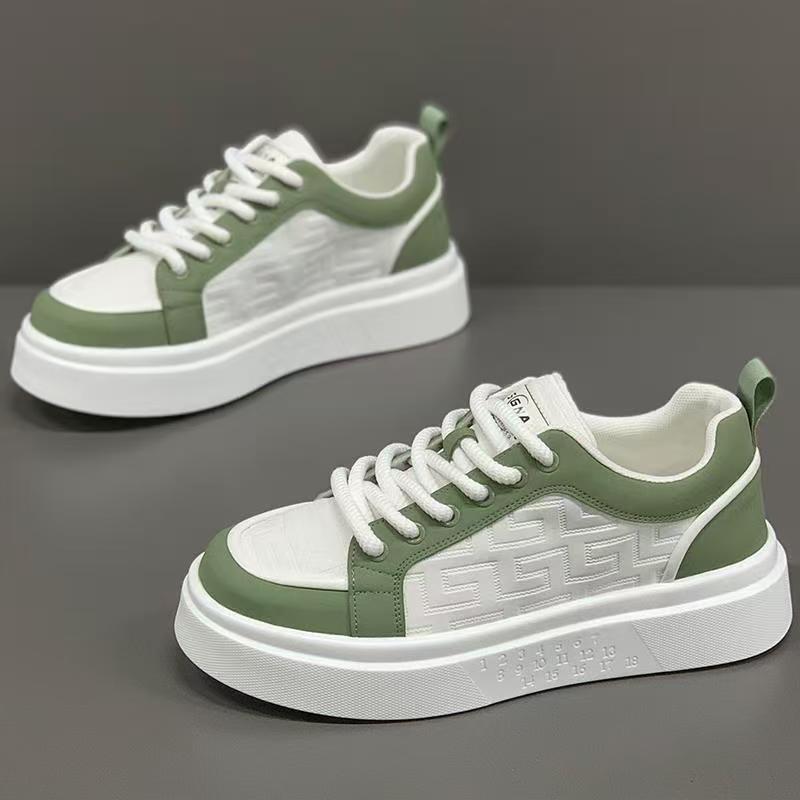 Elegant women's sneakers with cushioned sole and exceptional comfort when wearing.