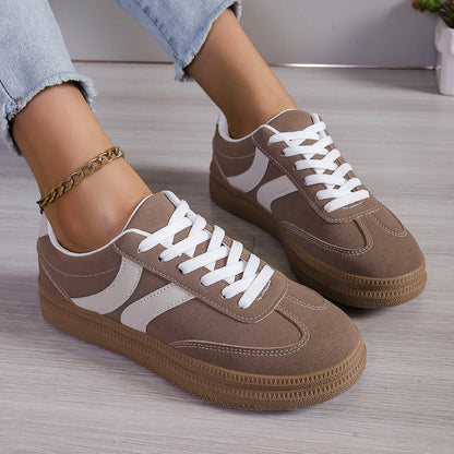 Women's sporty sneakers with anatomical cushioning and classic design
