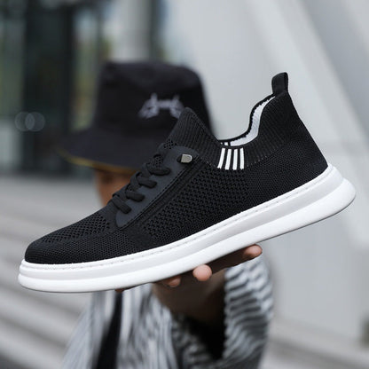 Men's sneakers with breathable knitted upper and non-slip sole
