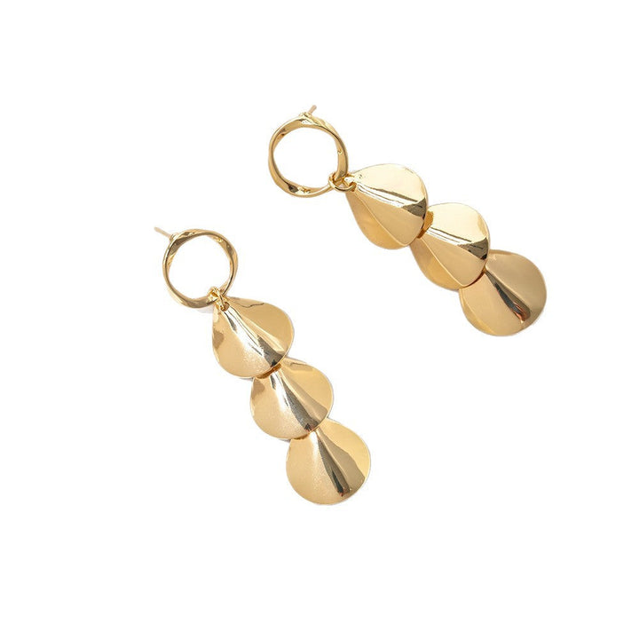 Women Hanging Earrings with Elegant Shell Design Tom Cottons
