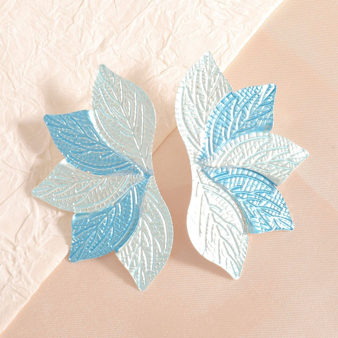 Women’s hair accessory with elaborate leaf design Tom Cottons