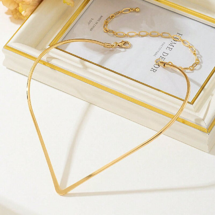 Women Choker Necklace with Modern V Design Tom Cottons
