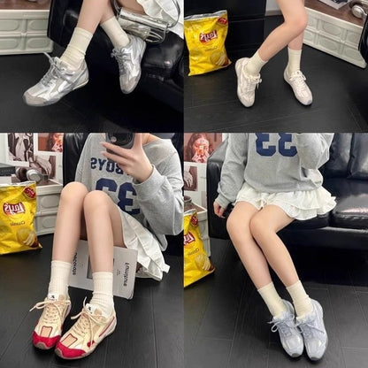 Women's sporty sneakers with breathable upper material and padded insole