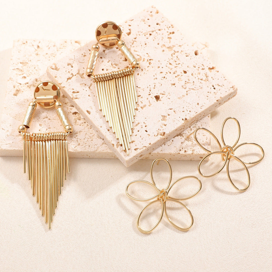 Ladies Hanging Earrings in Artistic Flower Design Tom Cottons