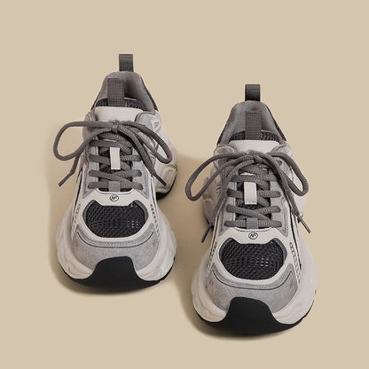 Women’s sporty and breathable sneakers with cushioning sole