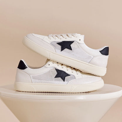 Women's sneakers with breathable mesh and stylish star design