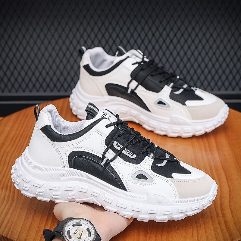 Women's sporty sneakers with comfortable cushioning elements and trendy design