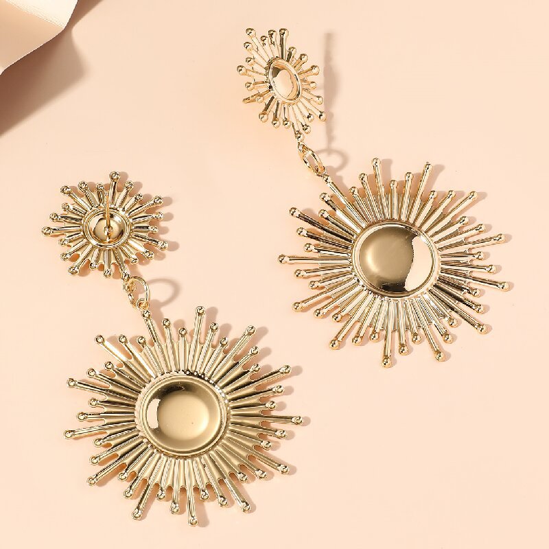 Women's Hanging Earrings in Modern Radiant Design Tom Cottons