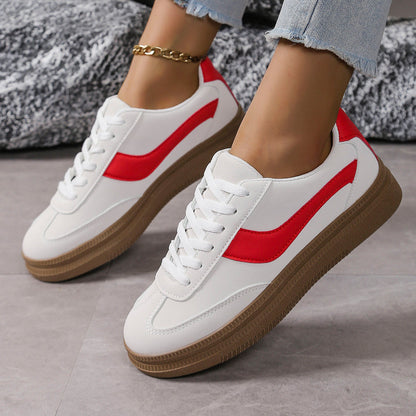 Women's sporty sneakers with stylish color contrast and slip-resistant sole