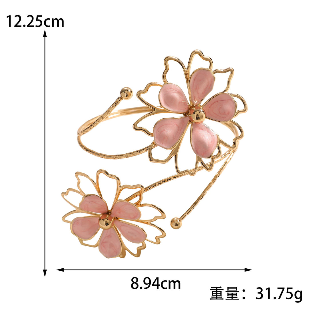 Ladies bracelet with artistic flower design Tom Cottons