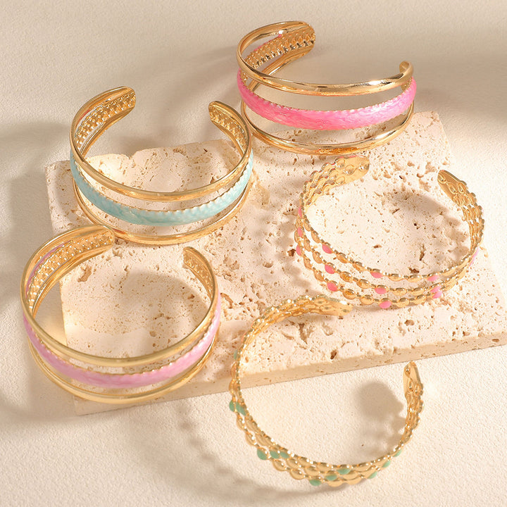 Women Open Bangle with Artistic Relief Design Tom Cottons