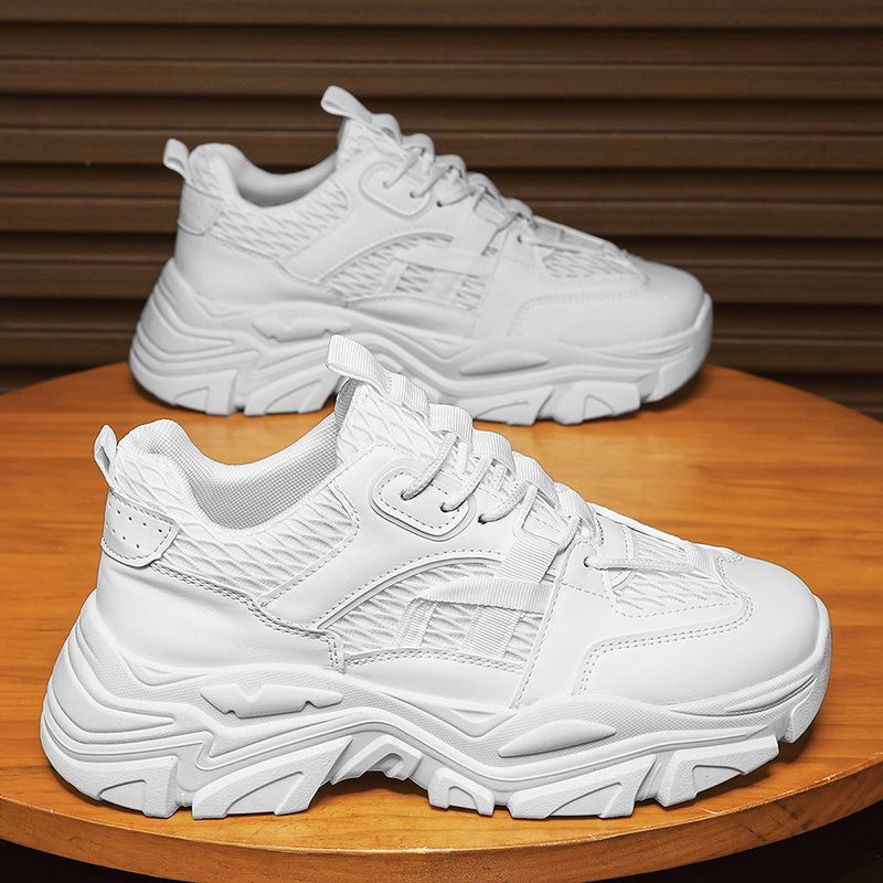 Ladies sporty sneakers with cushioning profile and modern design