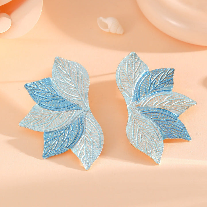 Women’s hair accessory with elaborate leaf design Tom Cottons