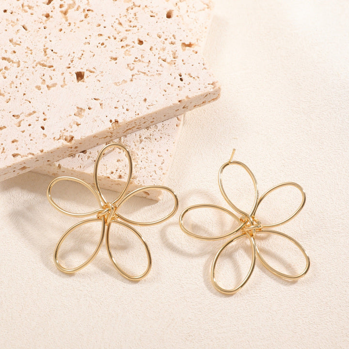 Ladies Hanging Earrings in Artistic Flower Design Tom Cottons