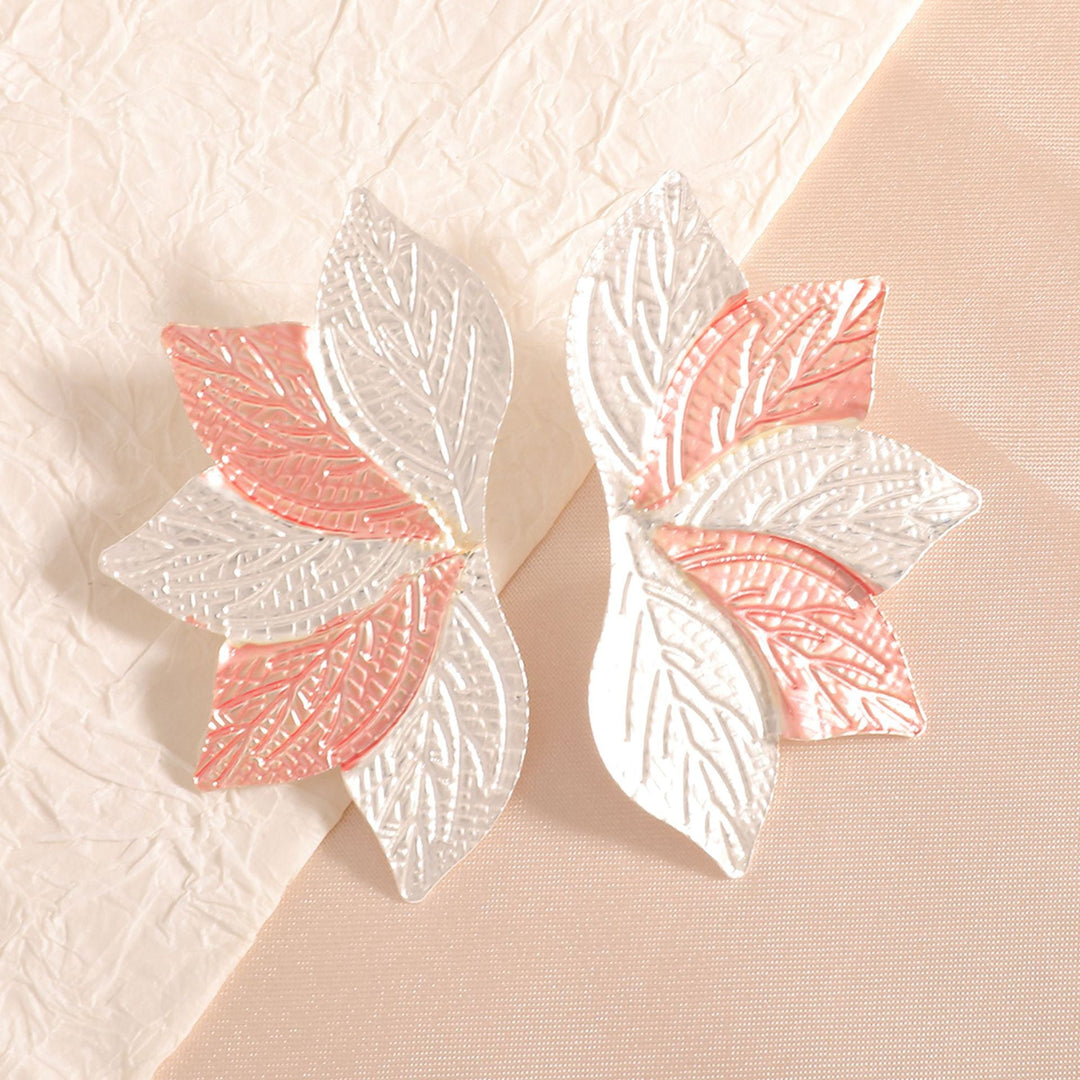 Women’s hair accessory with elaborate leaf design Tom Cottons