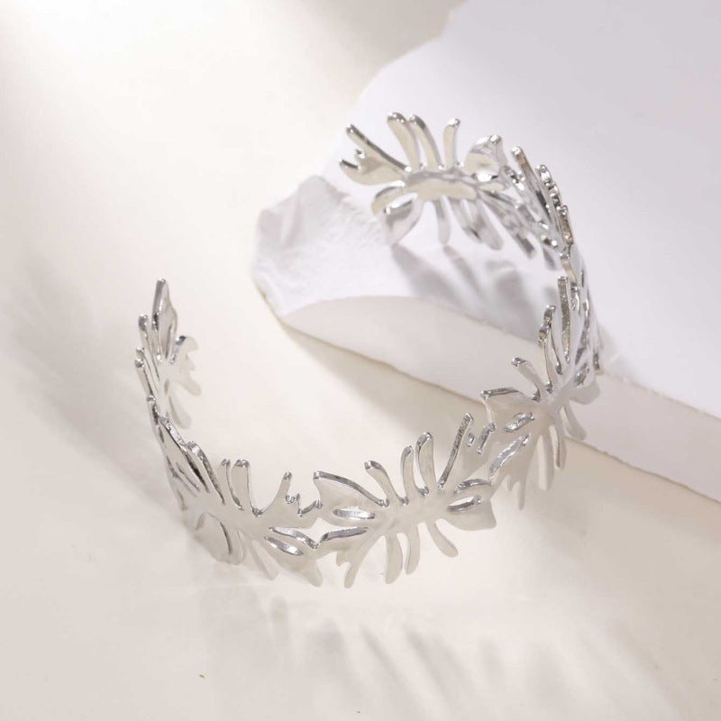 Women's Open Bangle with Elegant Wave Design Tom Cottons