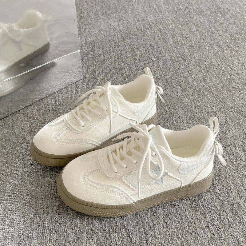 Women Trendy Sneakers with sporty-elegant design and comfortable sole