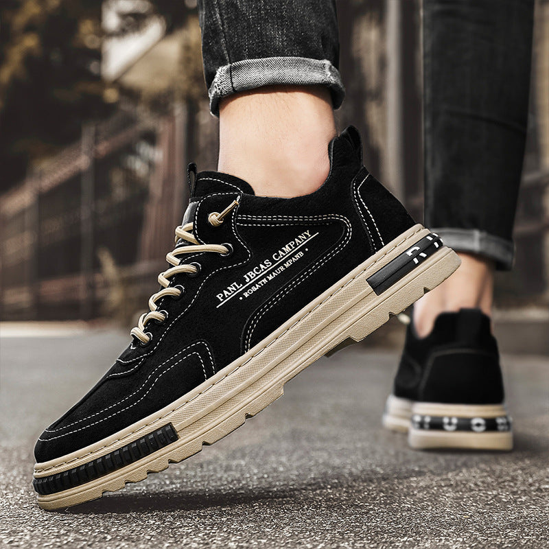 Women's sporty and comfortable sneakers with a robust profile