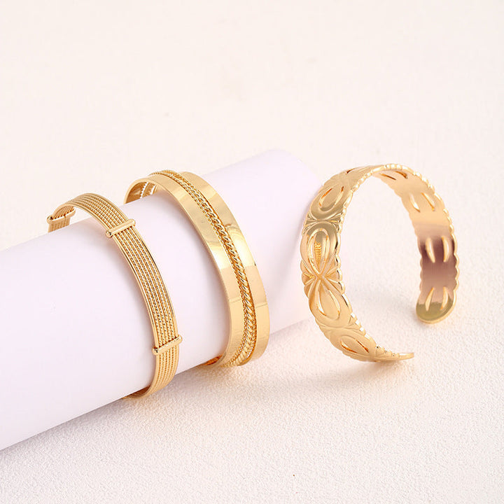 Ladies Open Bangle with Elegant Structure Design Tom Cottons