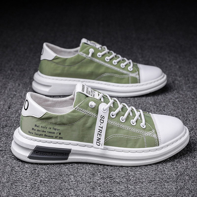 Women’s sports sneakers with innovative structure and comfortable insole