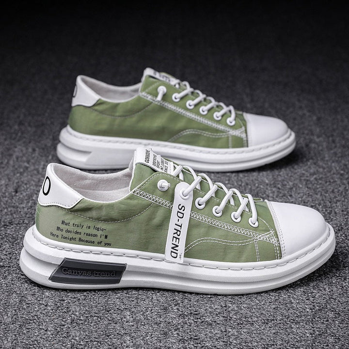 Women’s sports sneakers with innovative structure and comfortable insole