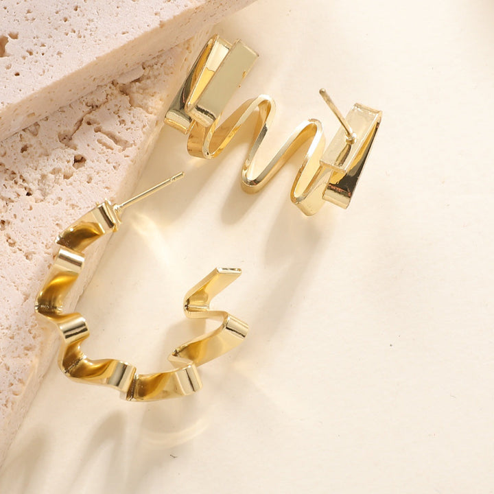 Women's Drop Earrings with Wavy Design Tom Cottons