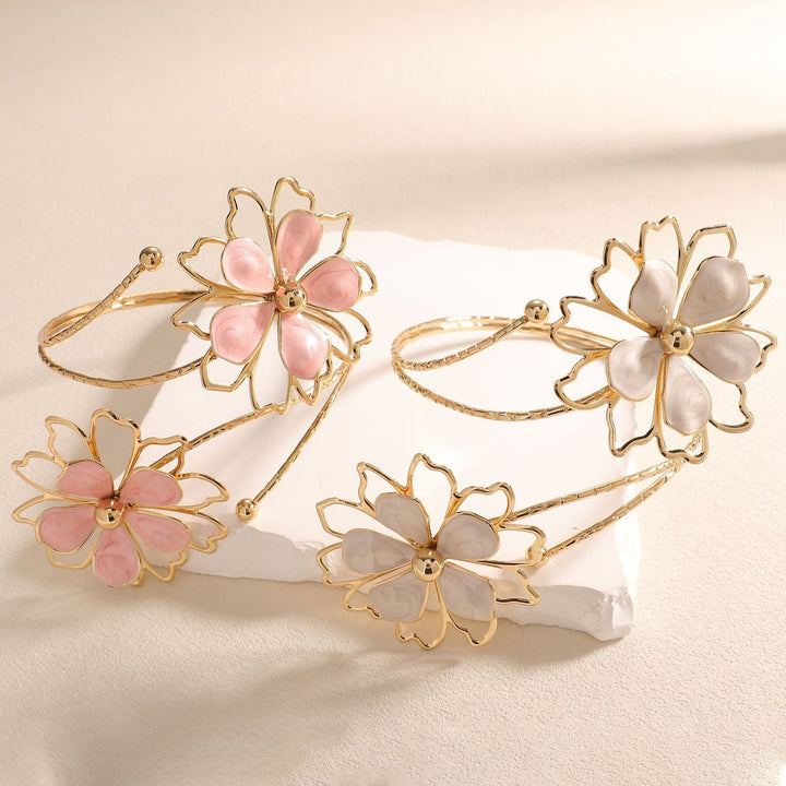 Ladies bracelet with artistic flower design Tom Cottons