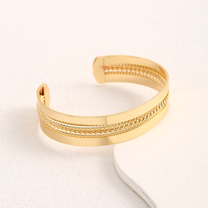 Ladies Open Bangle with Elegant Structure Design Tom Cottons