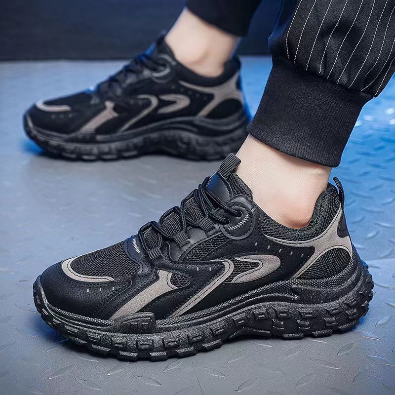 Women's sporty trail sneakers with flexible upper material and non-slip sole