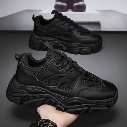 Ladies sporty sneakers with cushioning profile and modern design