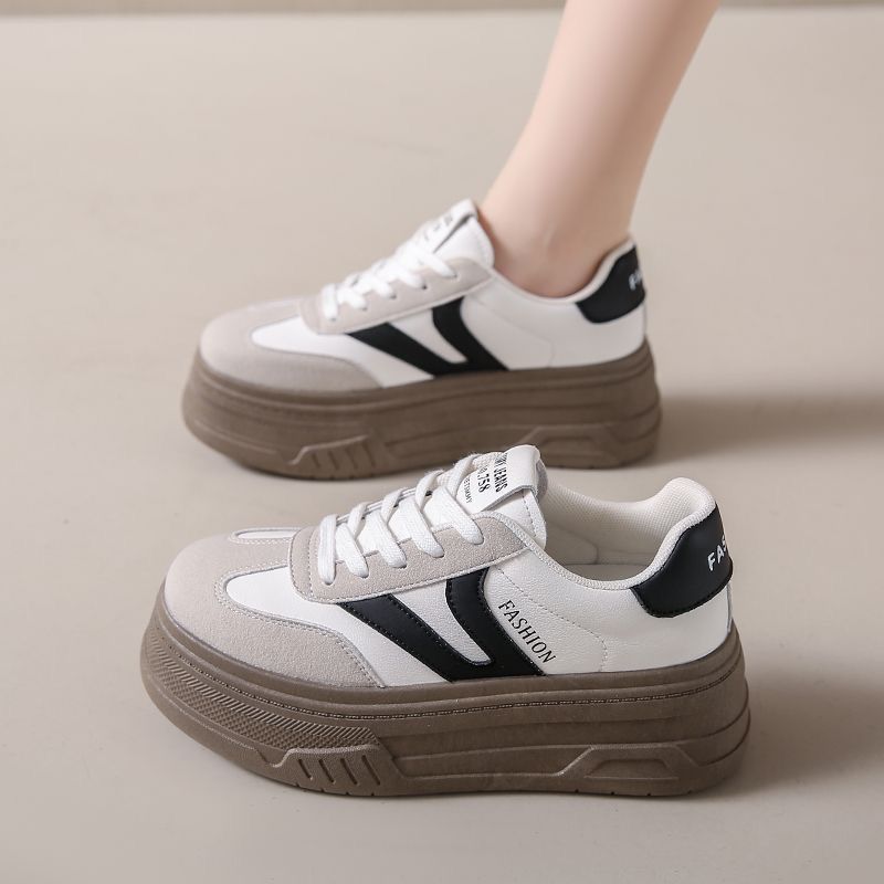 Ladies Platform Sneaker with Fashionable Decoration