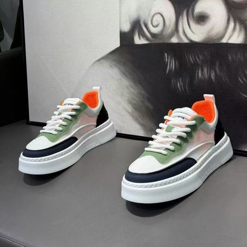 Fashionable women's sneakers with high comfort and trendy color accents