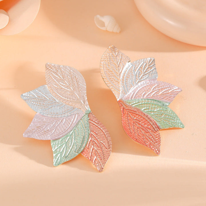 Women’s hair accessory with elaborate leaf design Tom Cottons
