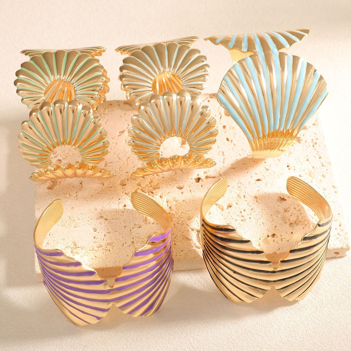 Women's bangle with elegant shell design Tom Cottons