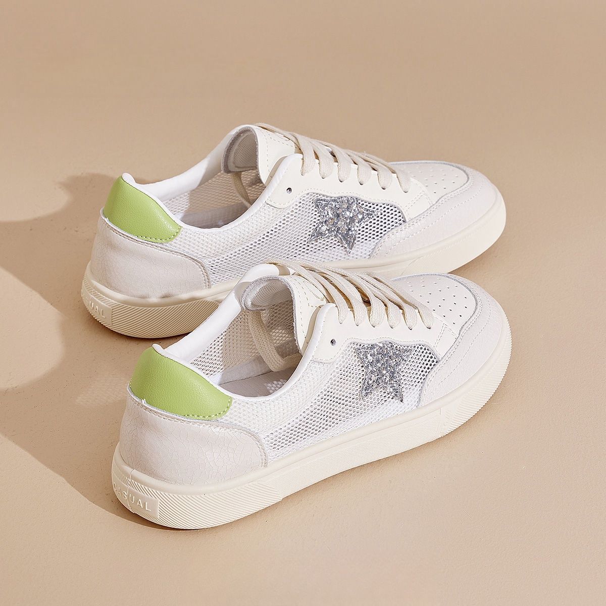 Women's sneakers with breathable mesh and stylish star design