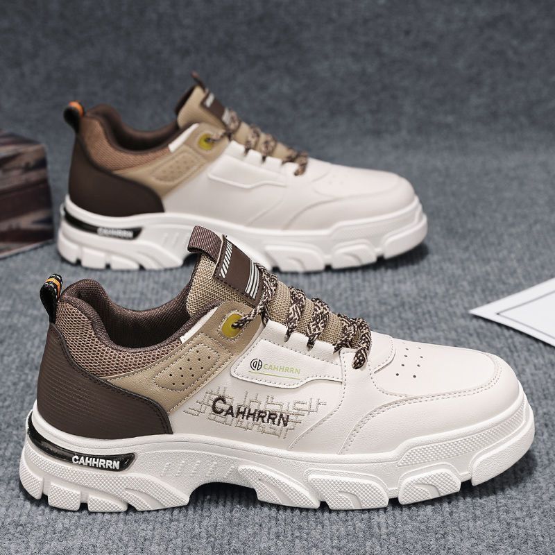Women’s sporty sneakers with comfortable cushioning system and durable upper material