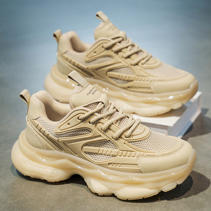 Women's sporty sneakers with modern cushioning system