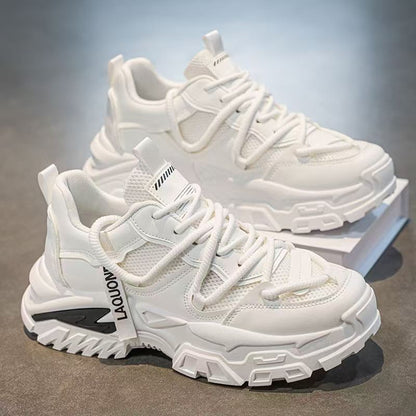 Women's sporty sneakers with a robust profile and breathable upper material