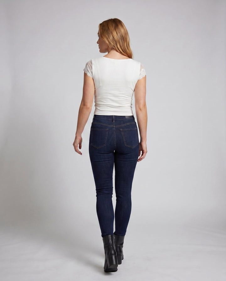Product 15637863596362 - back_view